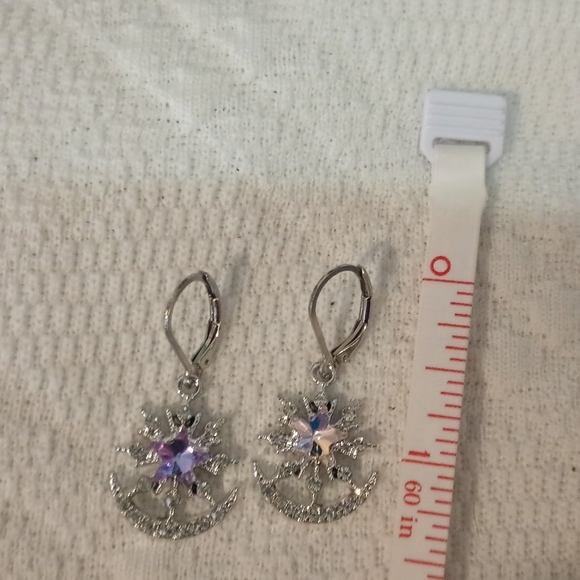 Lovely Rhinestone Charm Earrings So Pretty and Shimmering - Picture 13 of 15